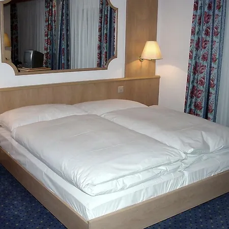 Hotel Eden 3*